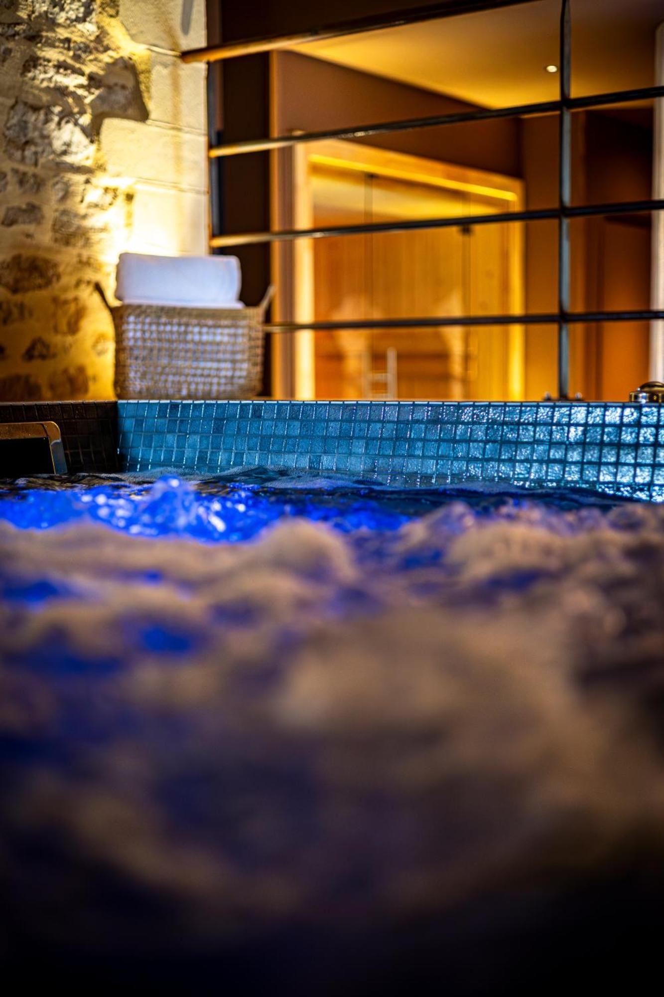 Domaine De Rymska & Spa - Relais & Chateaux Saint-Jean-de-Trezy Luaran gambar