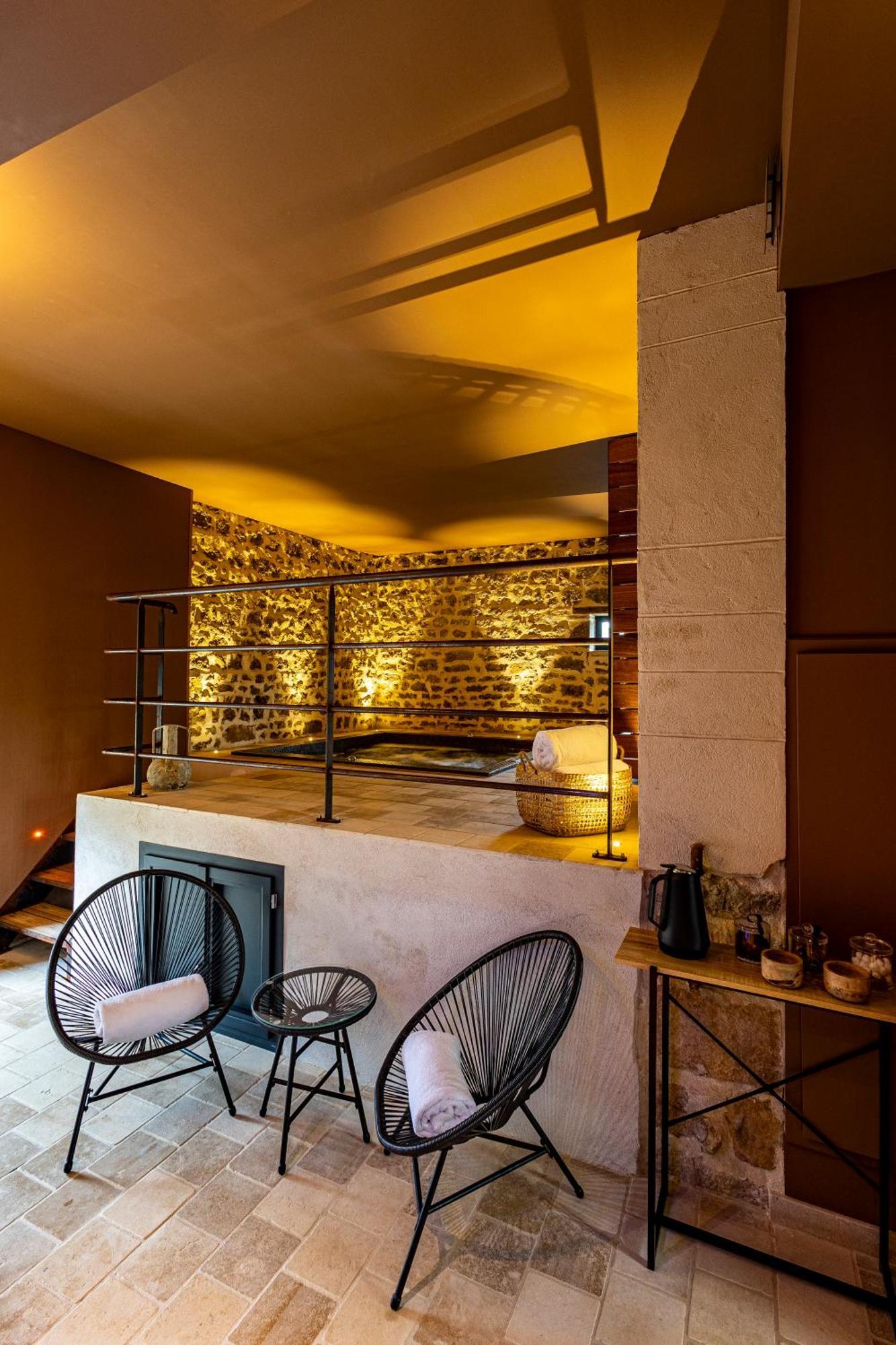 Domaine De Rymska & Spa - Relais & Chateaux Saint-Jean-de-Trezy Luaran gambar